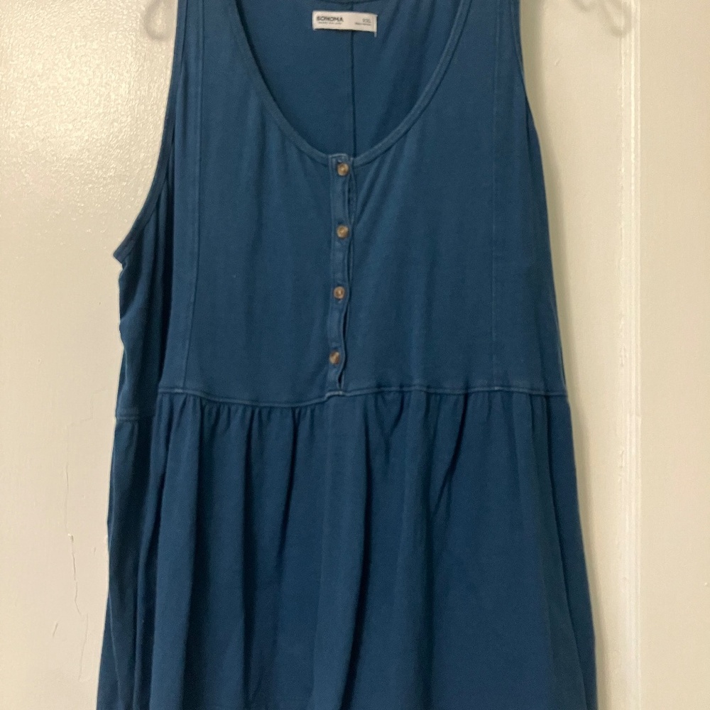 Sleeveless shirt
